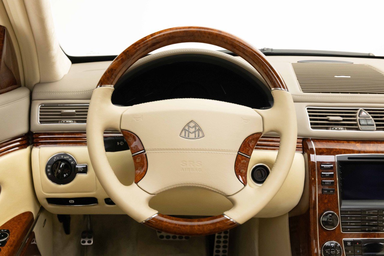 Used 2004 Maybach 57 RWD image 12