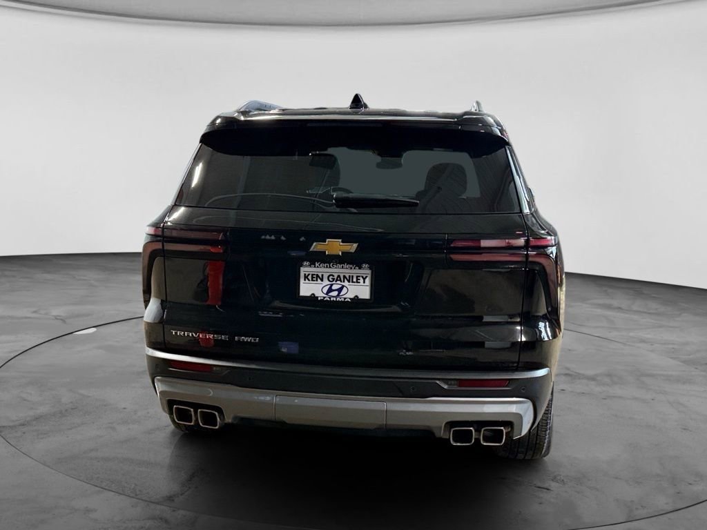 Used 2025 Chevrolet Traverse LT w/ Enhanced Driving Package AWD/4WD image 6