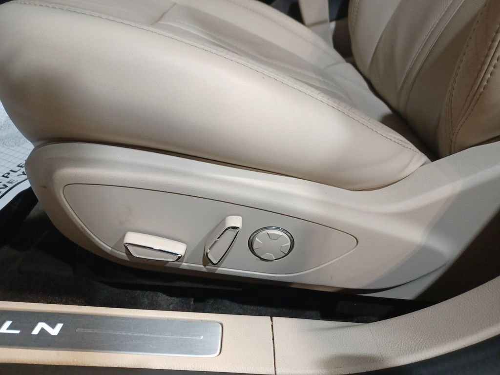 Used 2017 Lincoln MKZ Reserve w/ Climate Package image 14