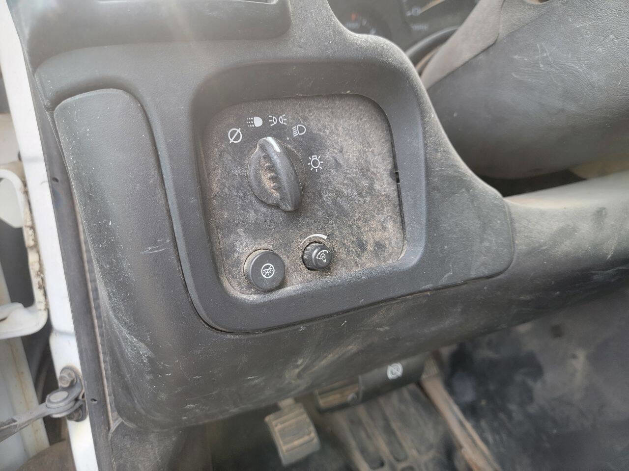 Used 2007 Chevrolet Express 1500 RWD image 13