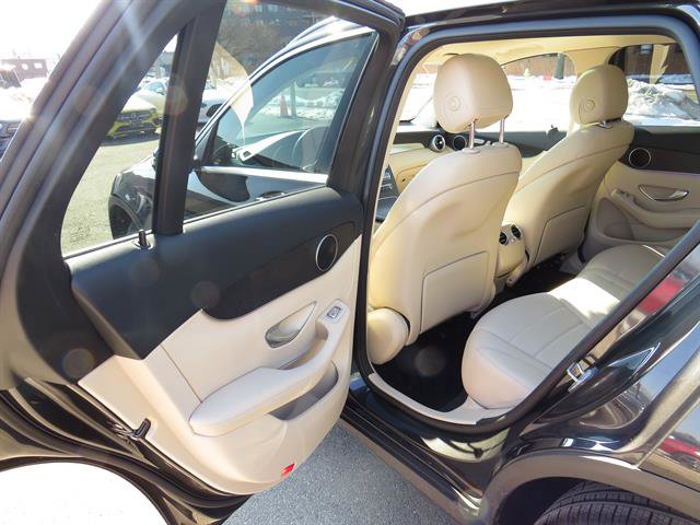 Used 2020 Mercedes-Benz GLC 300 4MATIC image 21