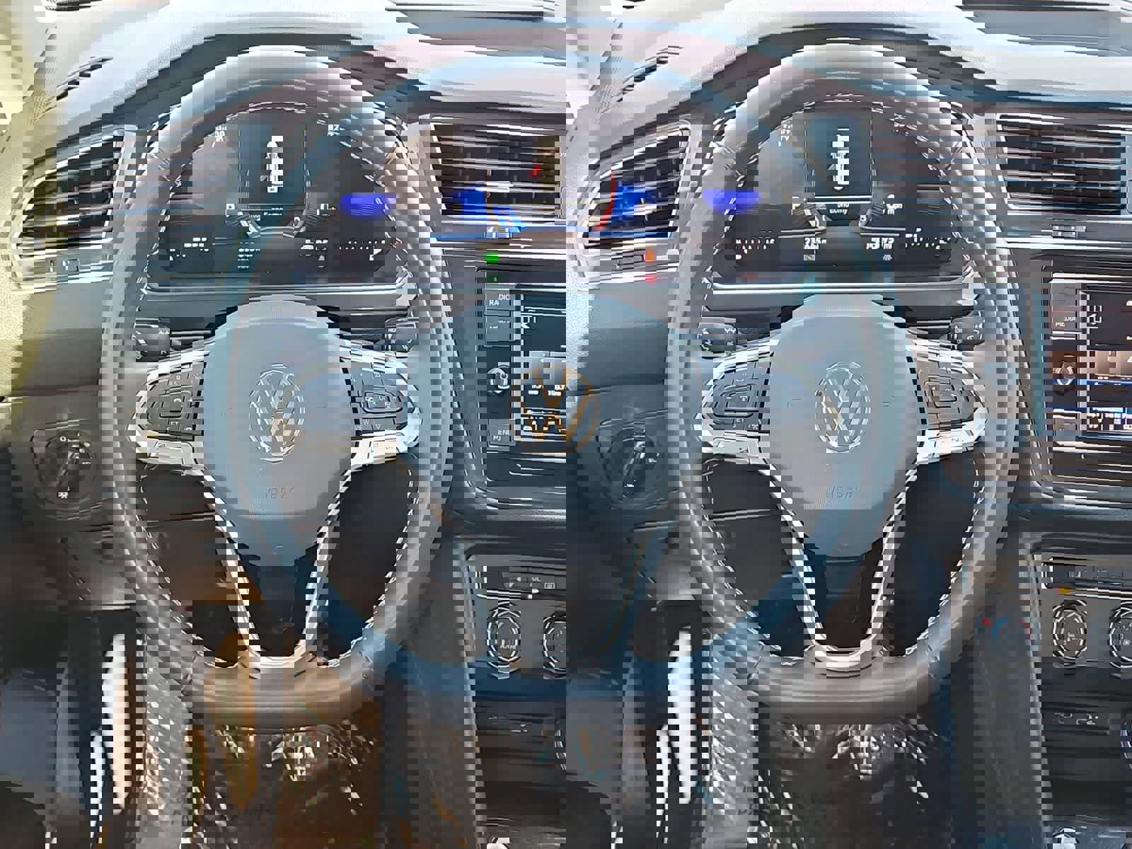 Used 2024 Volkswagen Tiguan S image 22