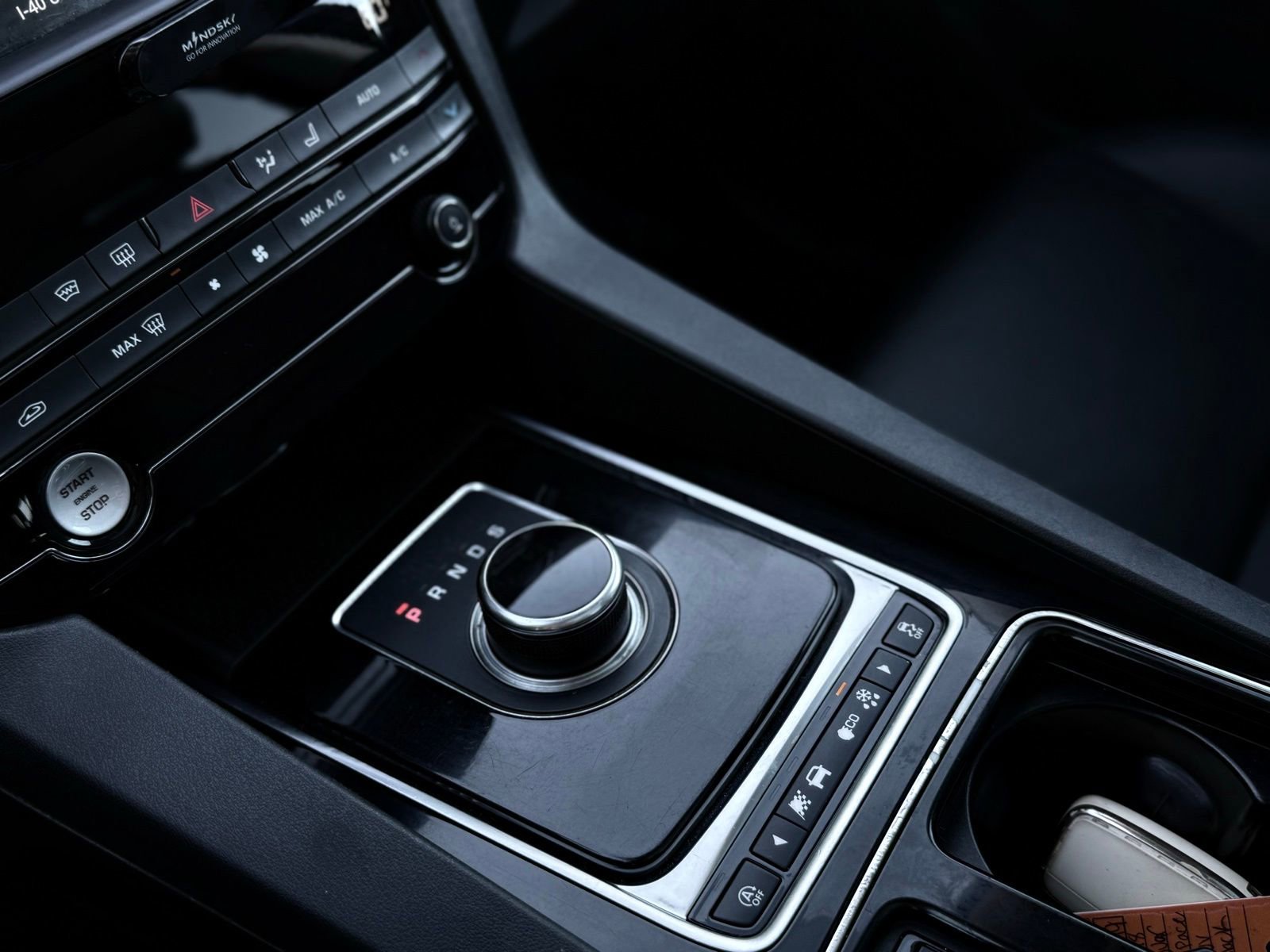 Used 2018 Jaguar F-PACE Premium image 39