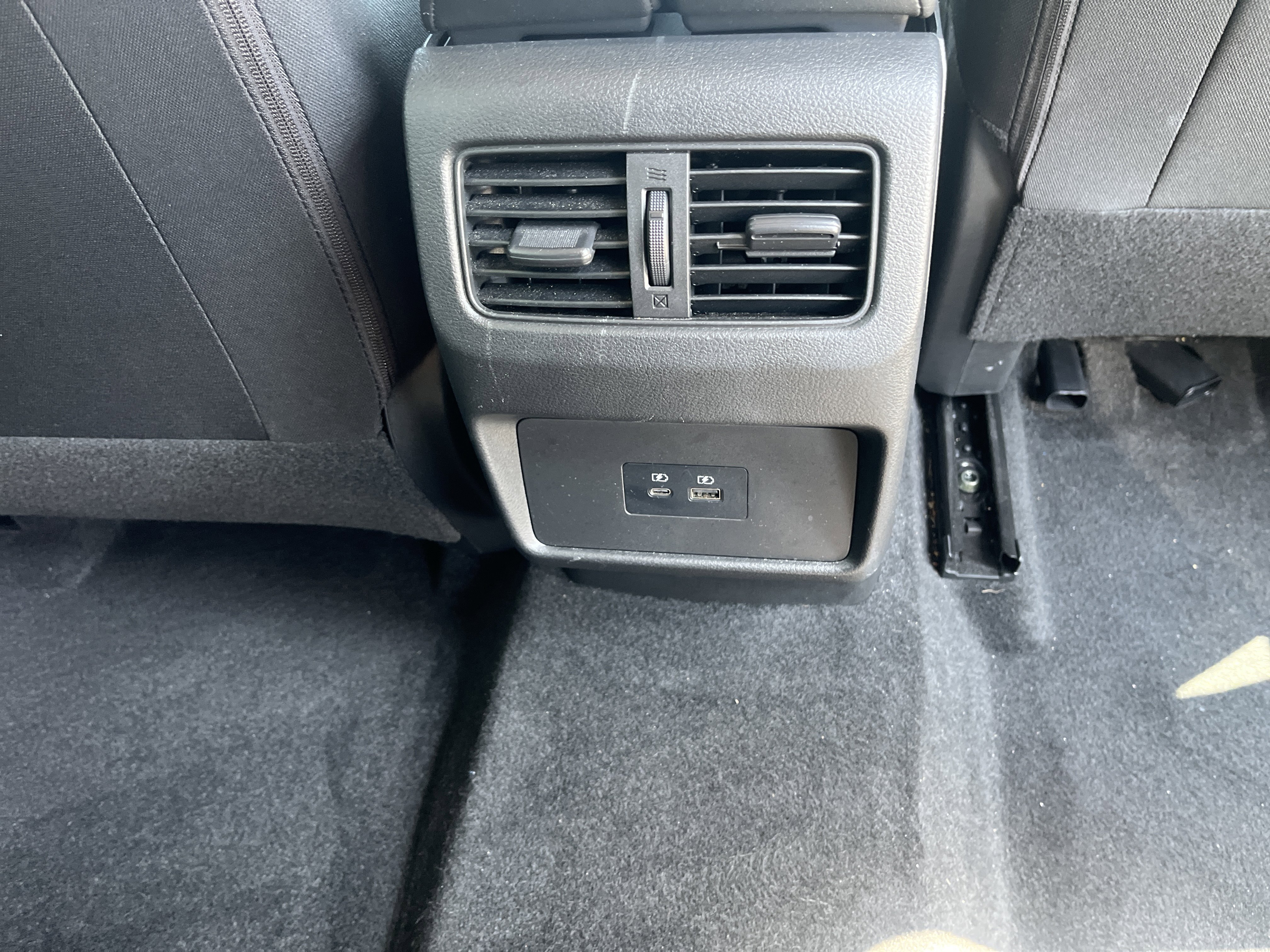 Used 2023 Nissan Rogue SV AWD/4WD image 14