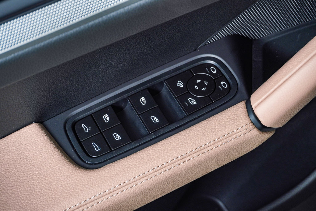 New 2026 Porsche Cayenne Coupe AWD/4WD image 26