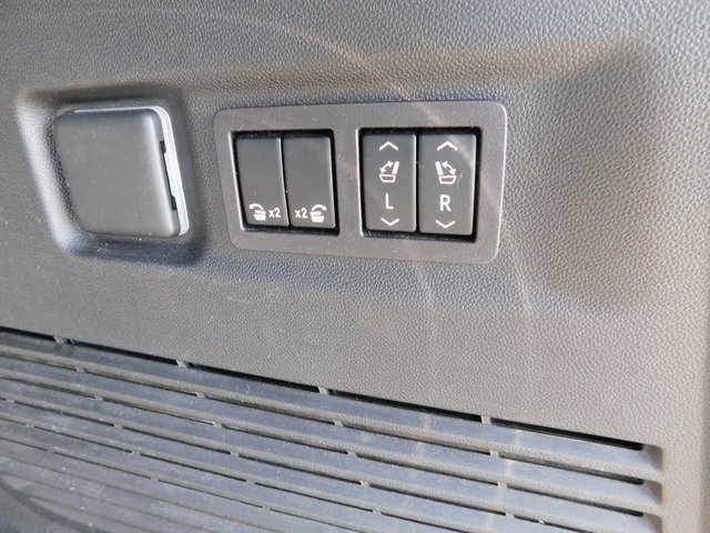 Certified 2023 Chevrolet Suburban Premier image 27