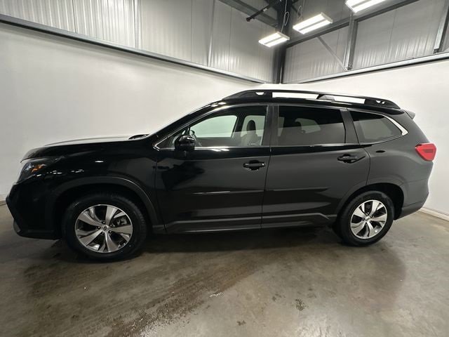 Used 2023 Subaru Ascent Premium w/ Convenience Package image 2
