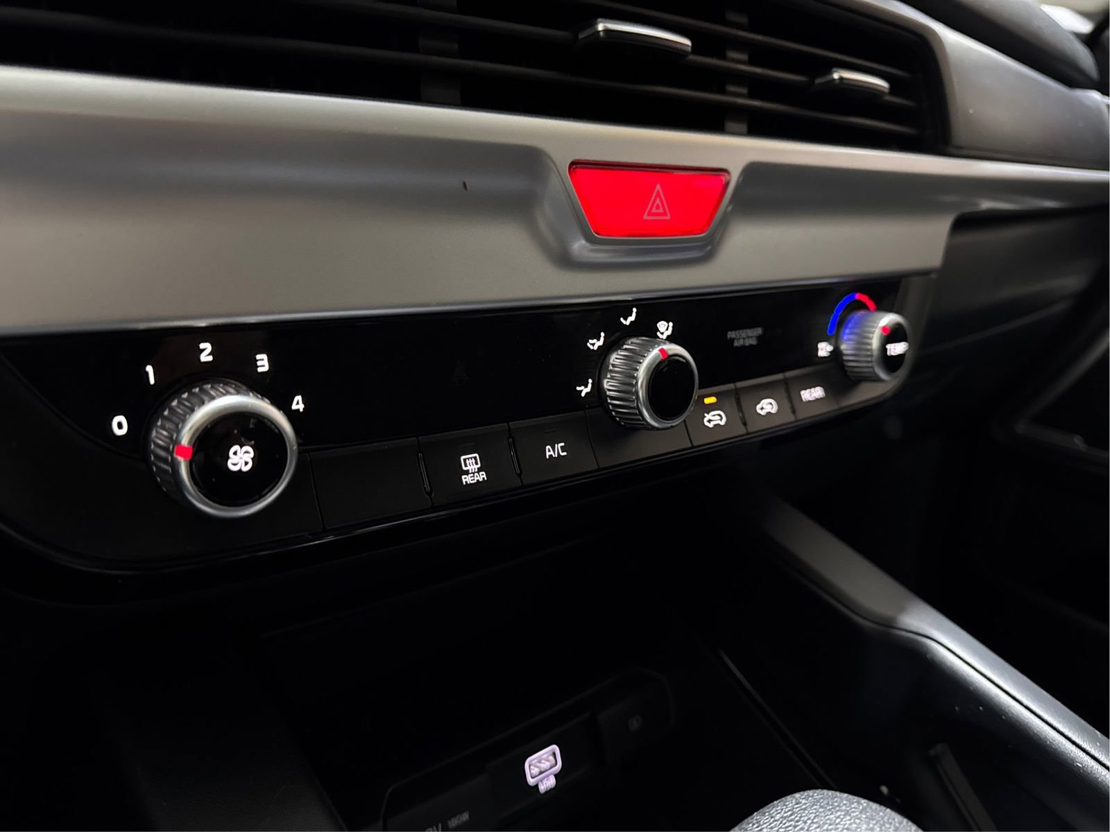 Used 2020 Kia Telluride LX image 21