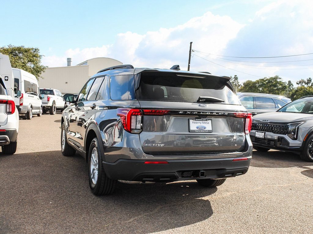 New 2026 Ford Explorer Active RWD image 8
