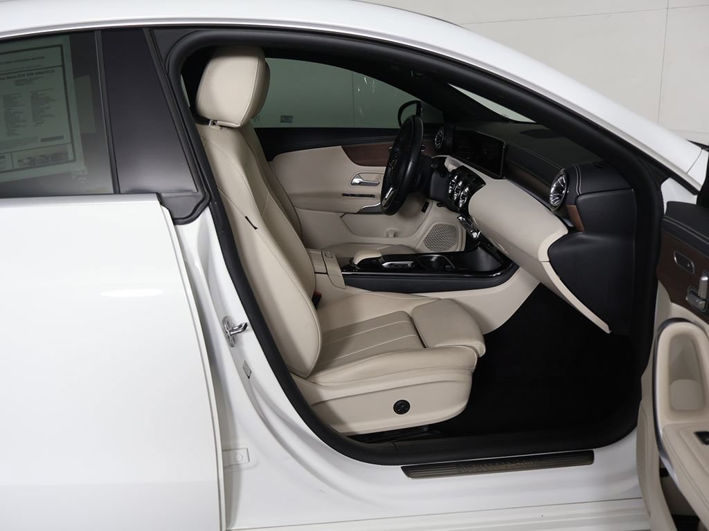 Used 2023 Mercedes-Benz CLA 250 4MATIC w/ Premium Package image 26
