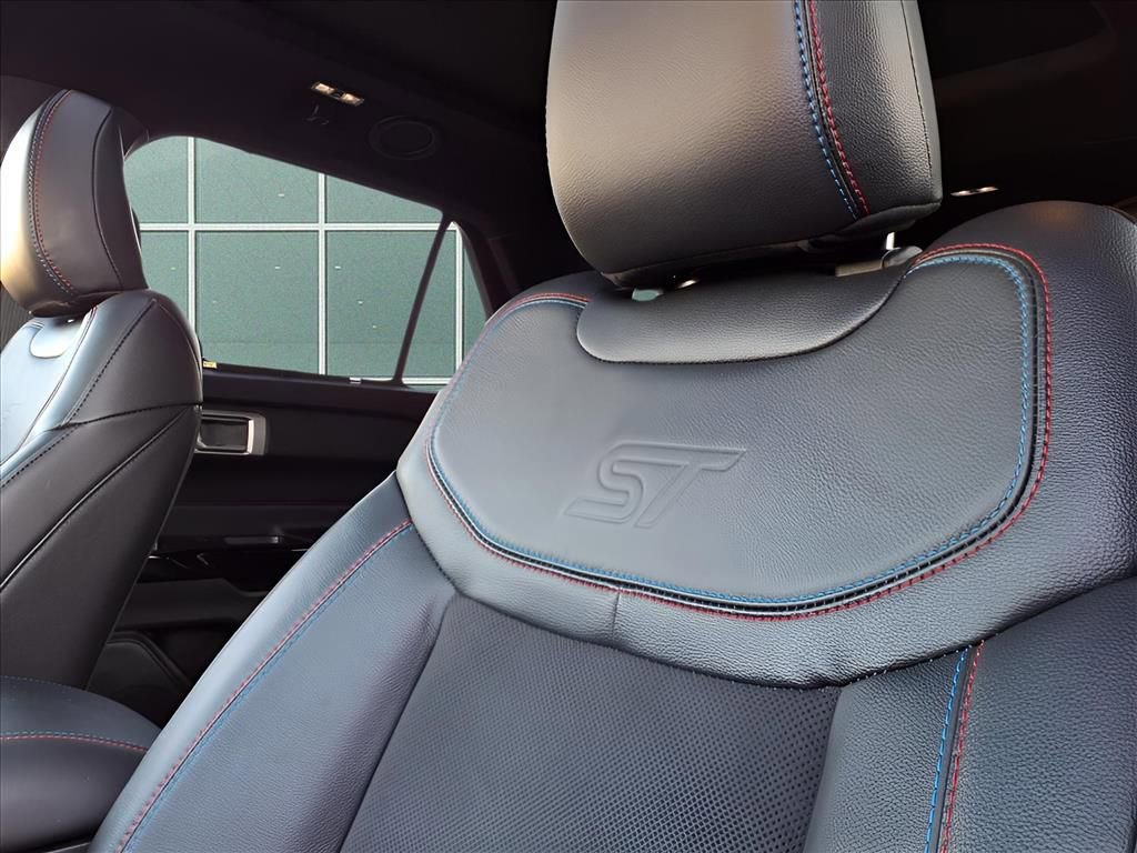 Used 2024 Ford Explorer ST w/ Equipment Group 401A image 18