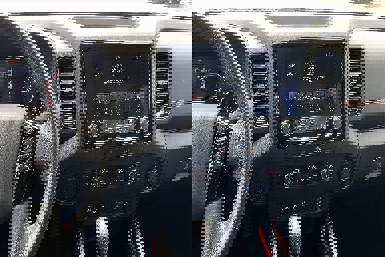 Used 2022 Nissan Frontier Pro-X image 4