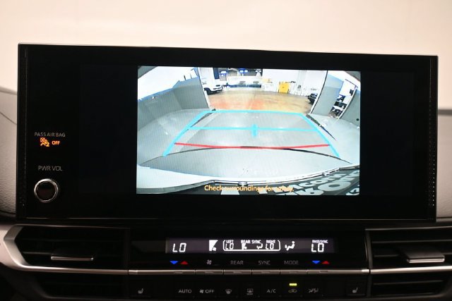 Used 2025 Toyota Sienna XLE w/ XLE Plus Package AWD/4WD image 16