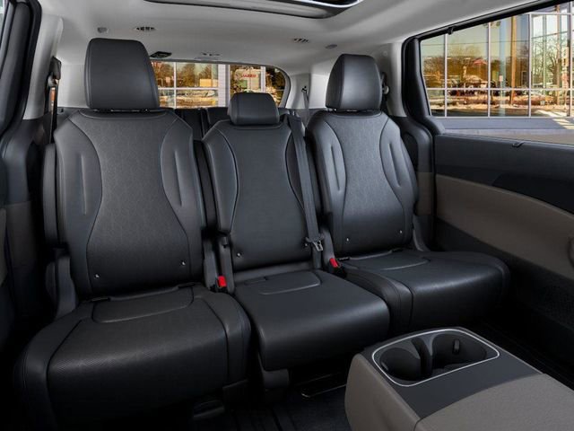 New 2026 Kia Carnival SX image 17