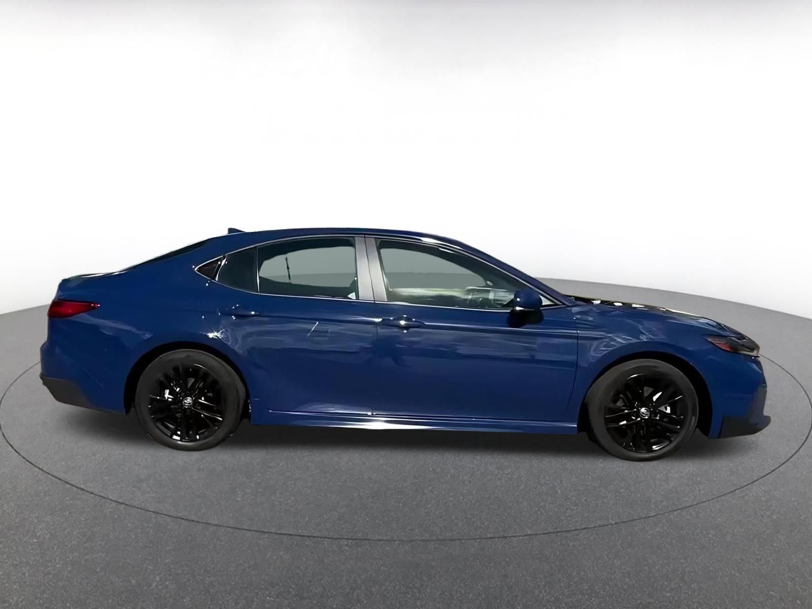 Used 2025 Toyota Camry SE FWD image 15