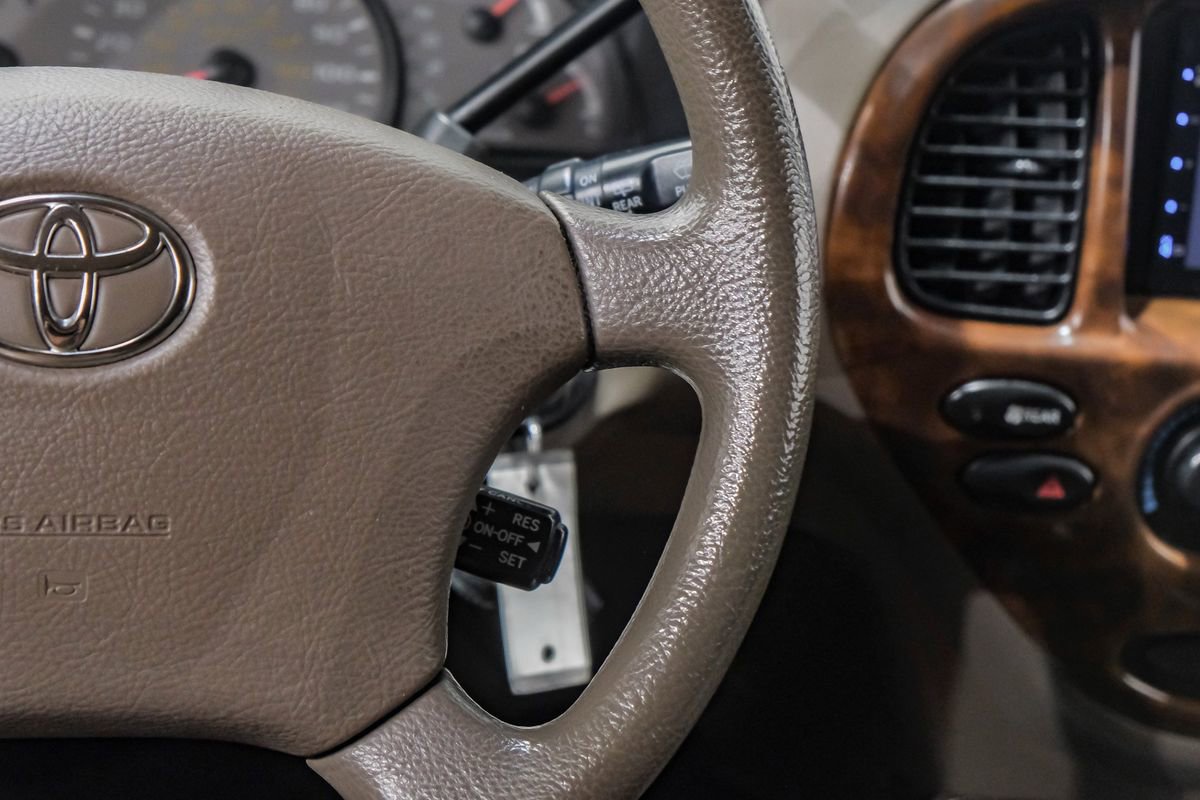 Used 2004 Toyota Sequoia SR5 image 17