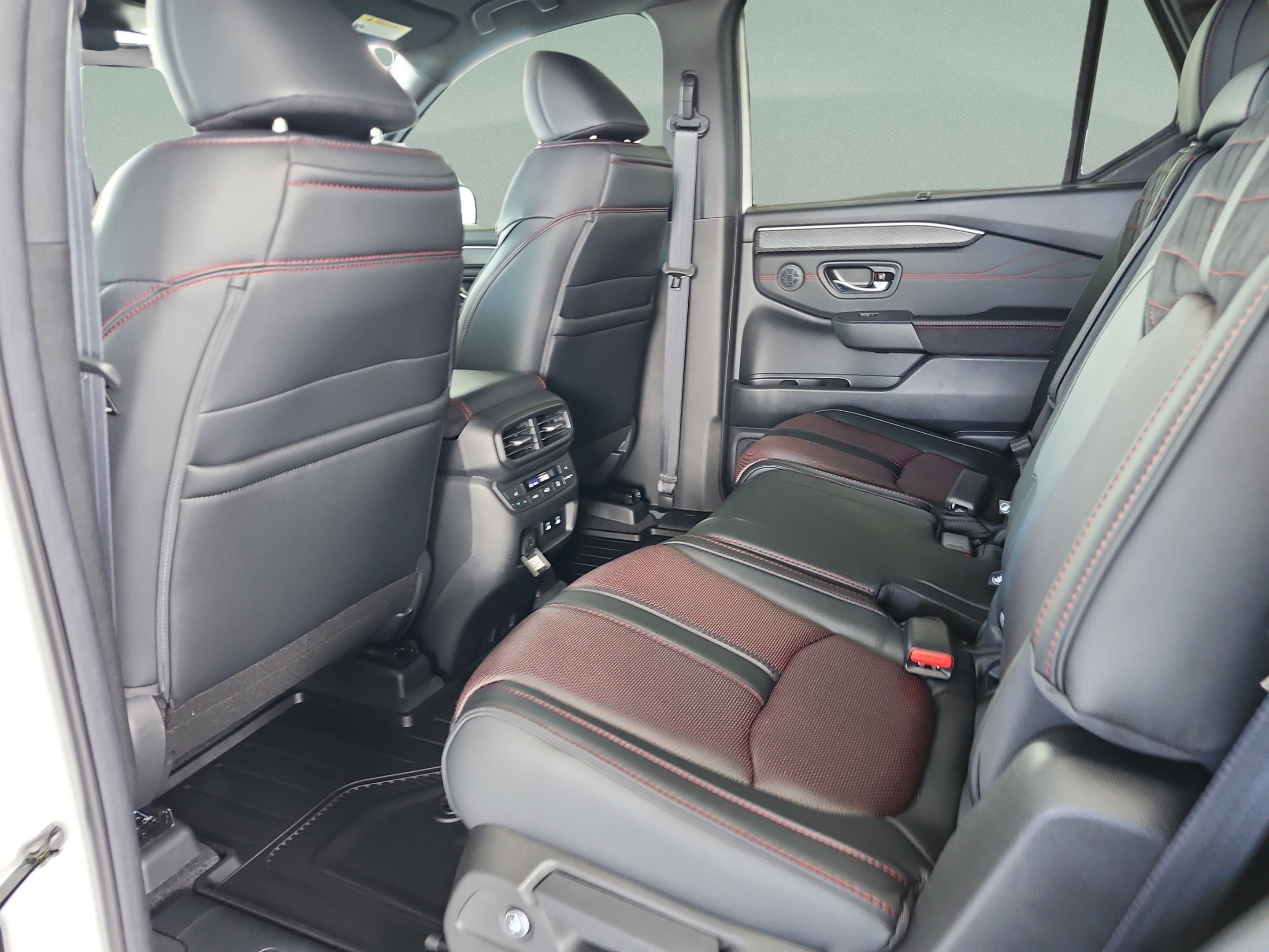 New 2026 Honda Pilot Black Edition image 17