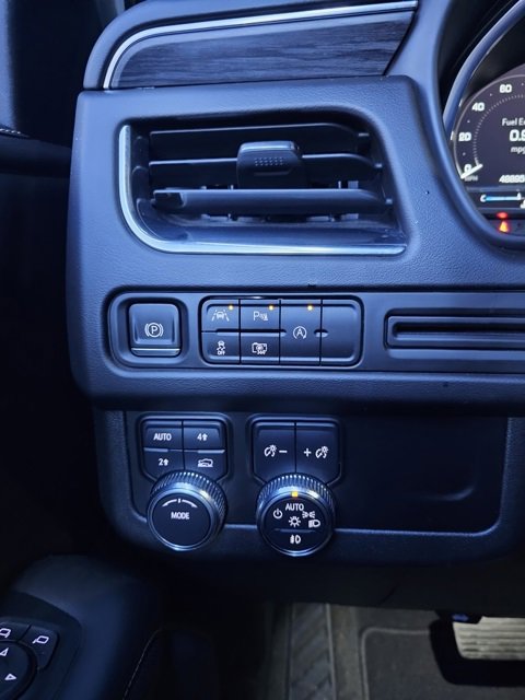 Used 2023 GMC Yukon XL SLT w/ SLT Luxury Package image 37