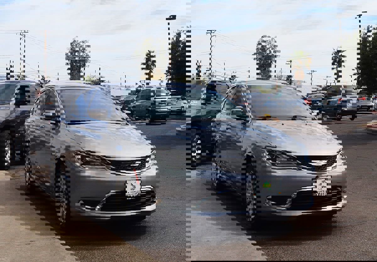 Used 2017 Chrysler 200 Limited Platinum image 14