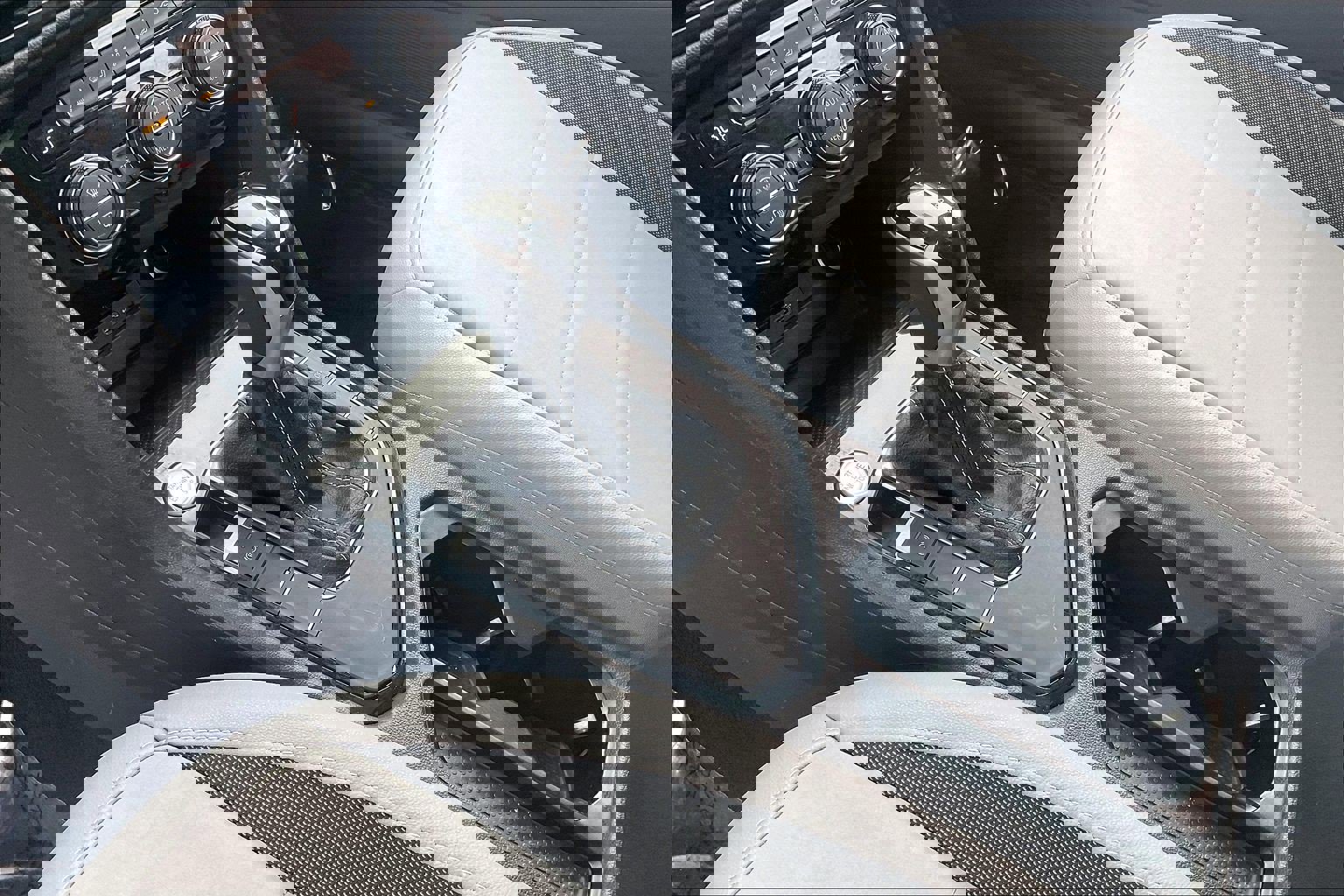 Used 2024 Volkswagen Taos SE image 22