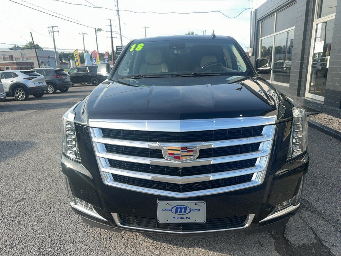 Used 2018 Cadillac Escalade ESV Luxury AWD/4WD image 2