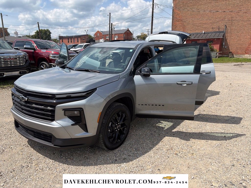 Used 2026 Chevrolet Traverse LT w/ Midnight/Sport Edition AWD/4WD image 25