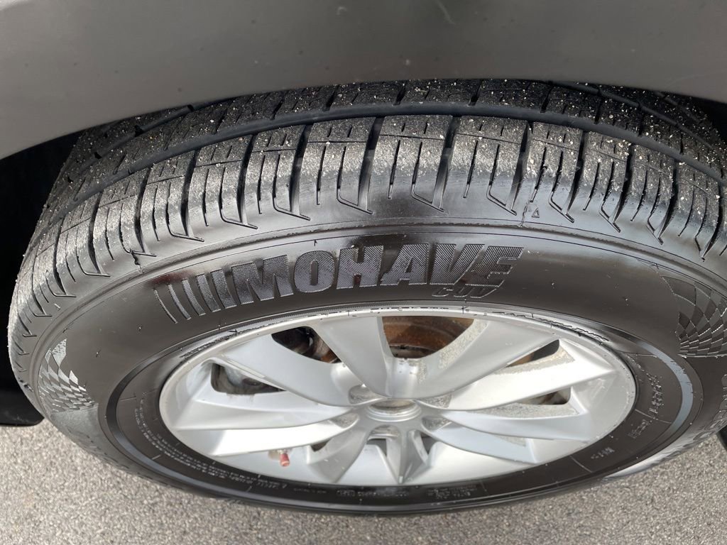 Used 2019 Kia Sorento LX image 25