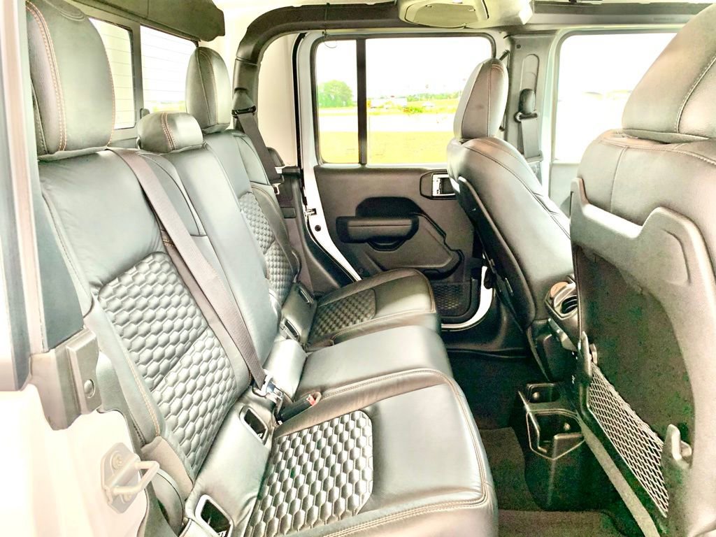 Used 2025 Jeep Gladiator Mojave AWD/4WD image 26