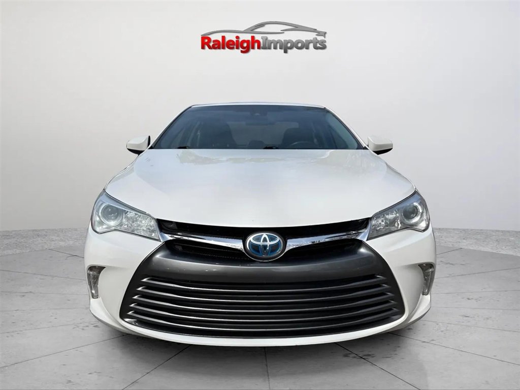 Used 2016 Toyota Camry XLE w/ Moonroof Package FWD image 2