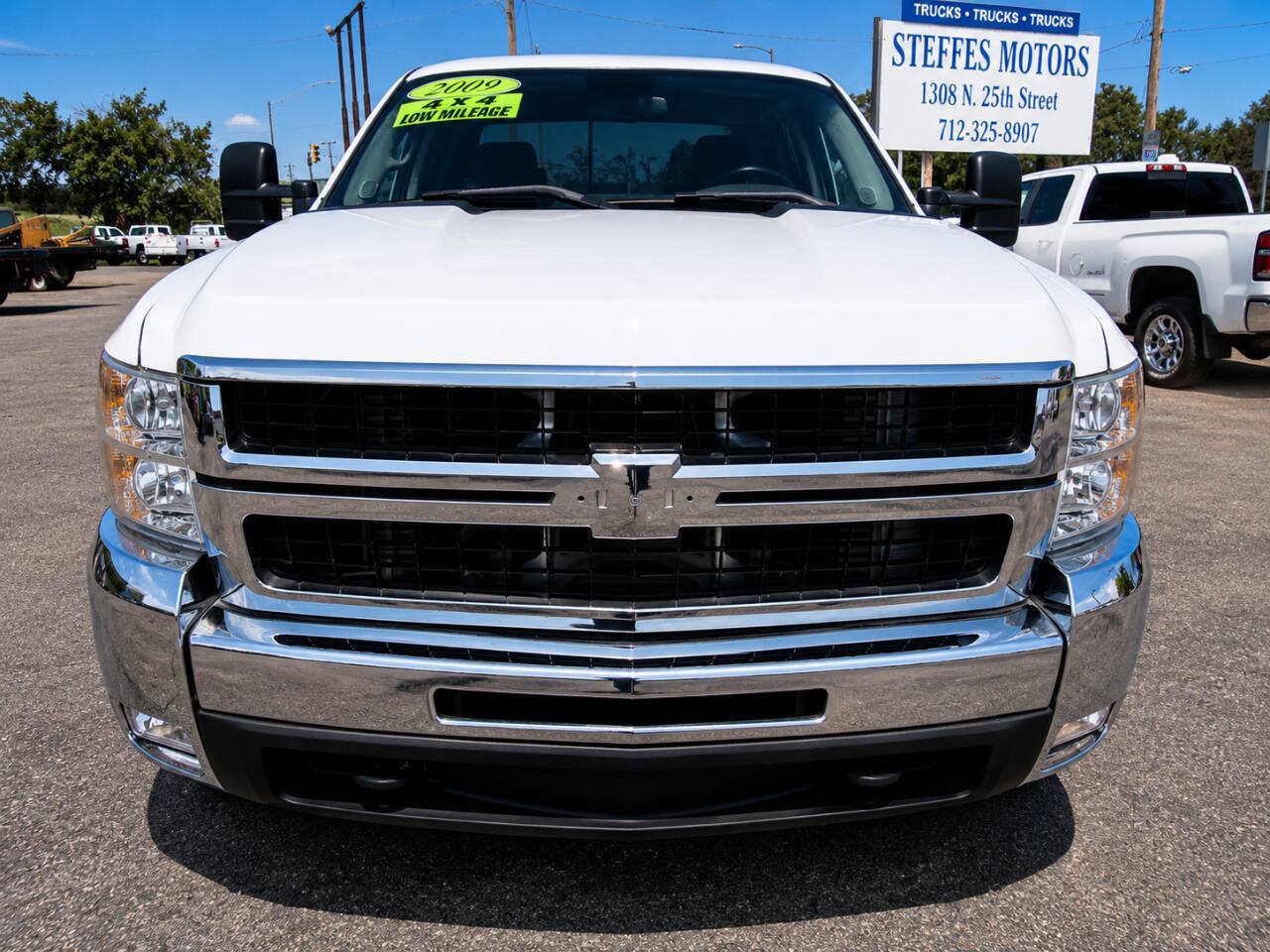 Used 2009 Chevrolet Silverado 2500 W/T AWD/4WD image 4