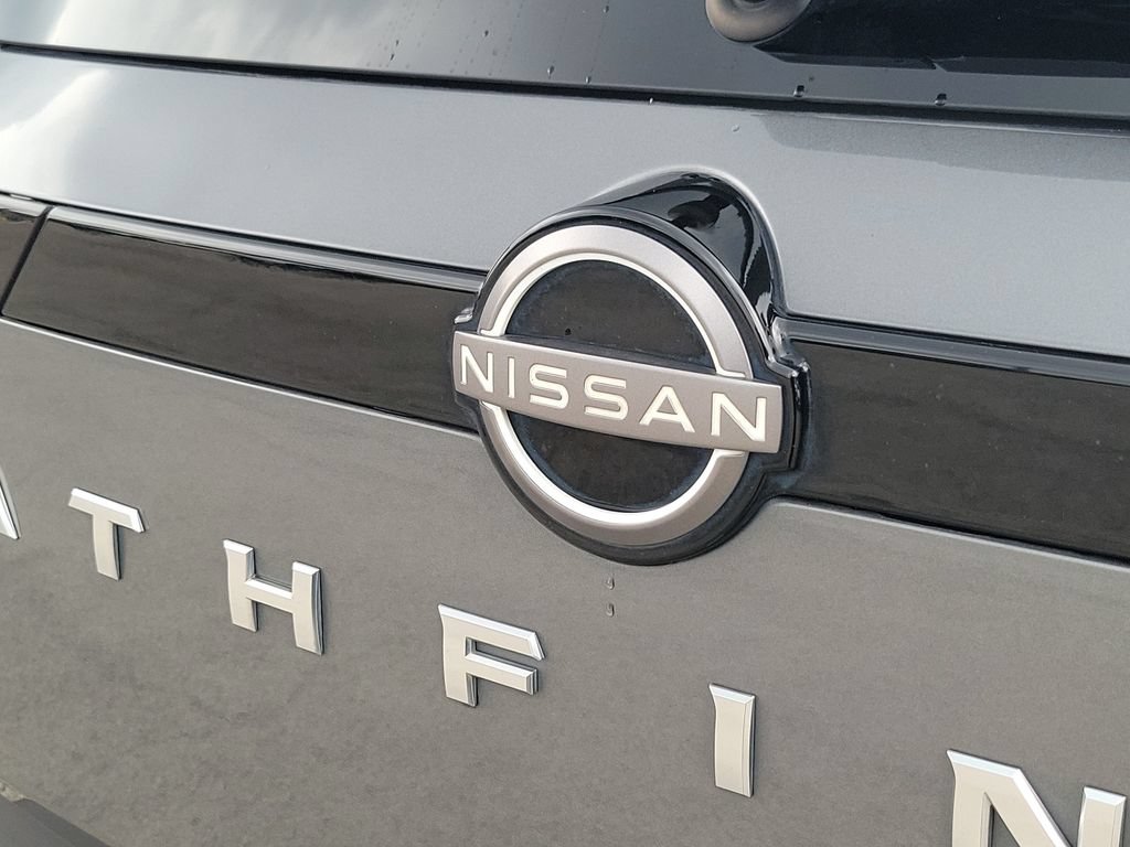 Used 2022 Nissan Pathfinder SV w/ SV Premium Package AWD/4WD image 6