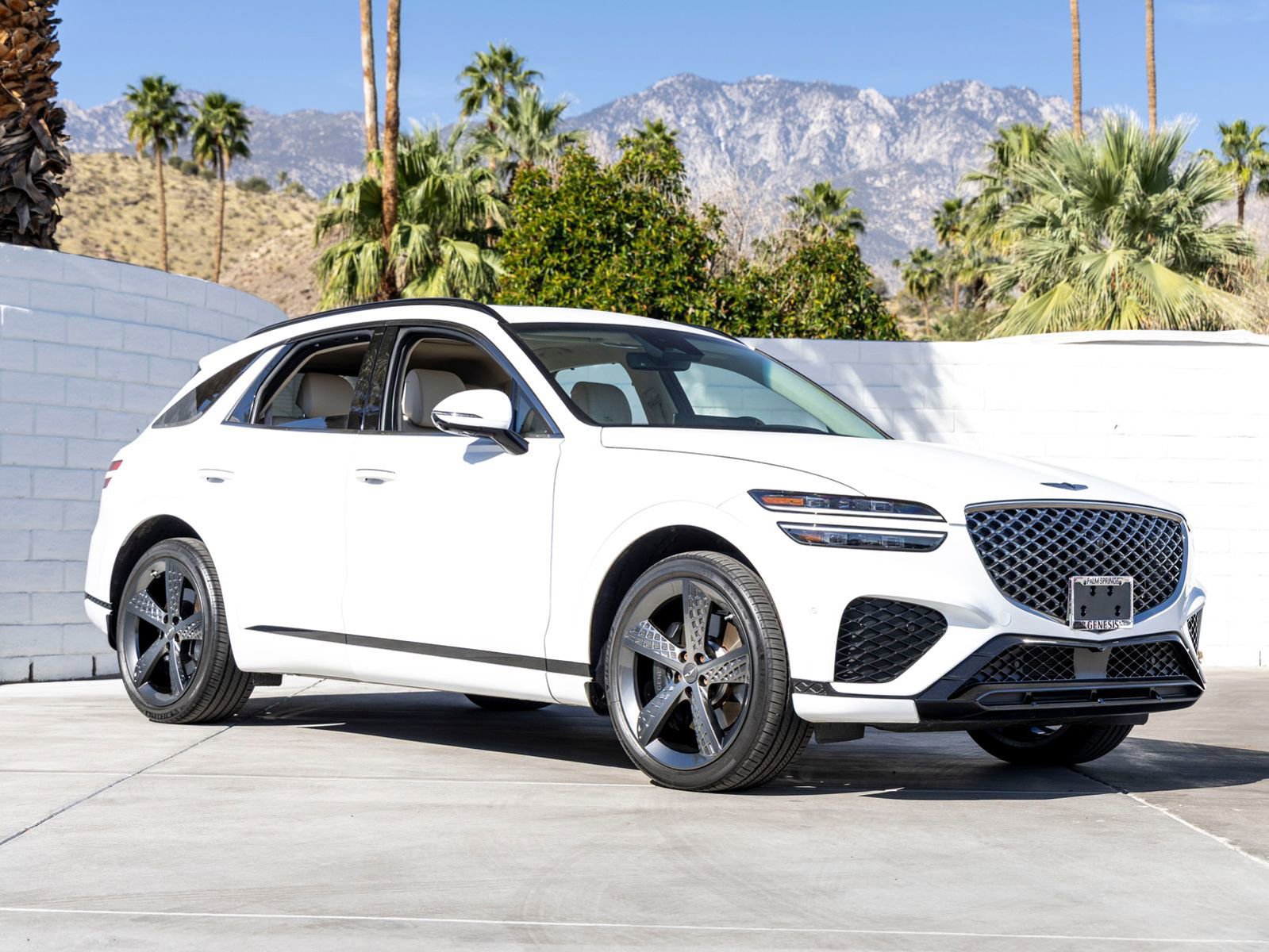 Used 2023 Genesis GV70 3.5T Sport w/ Sport Prestige Package image 2