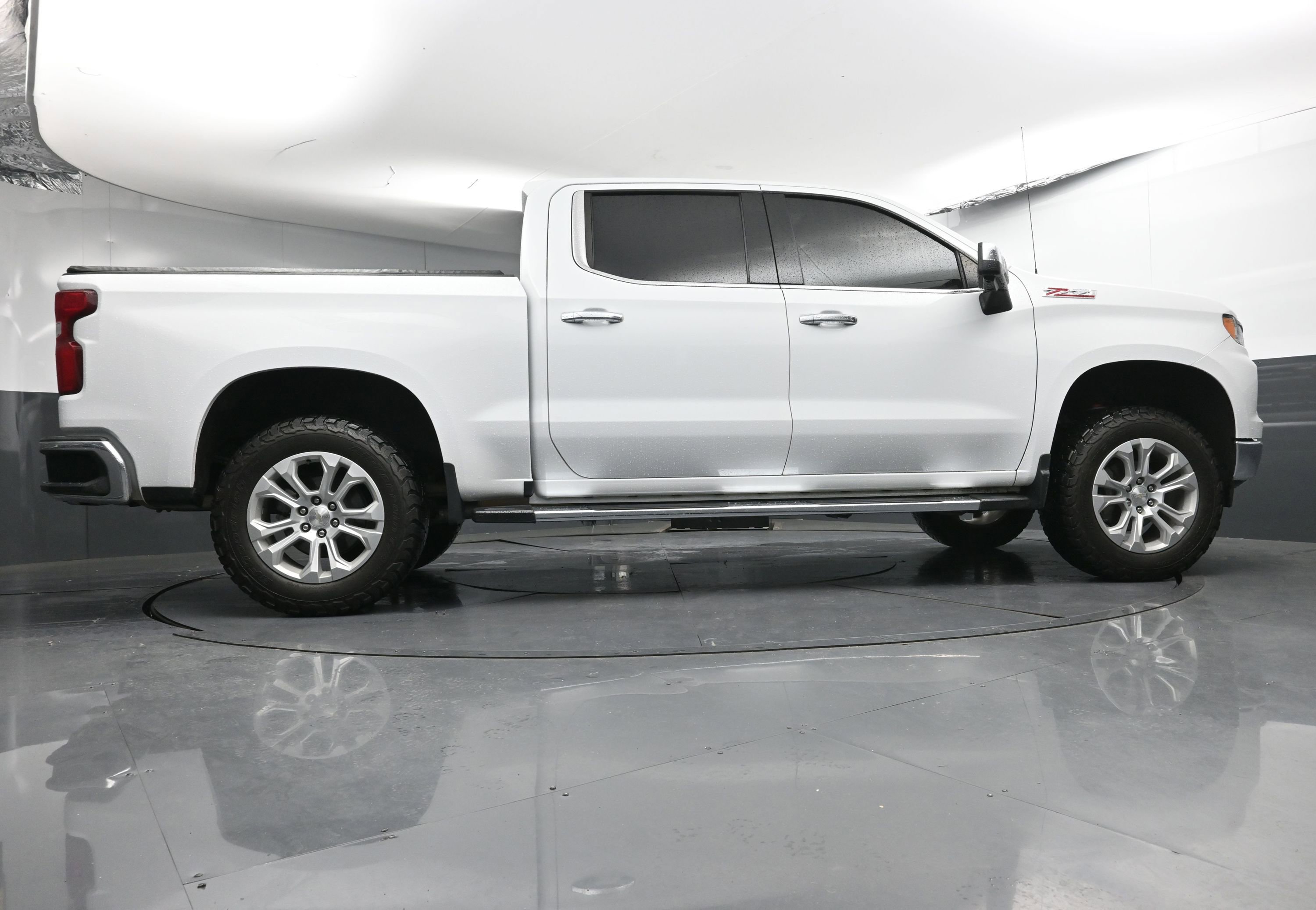 Used 2023 Chevrolet Silverado 1500 LTZ w/ LTZ Premium Package image 27