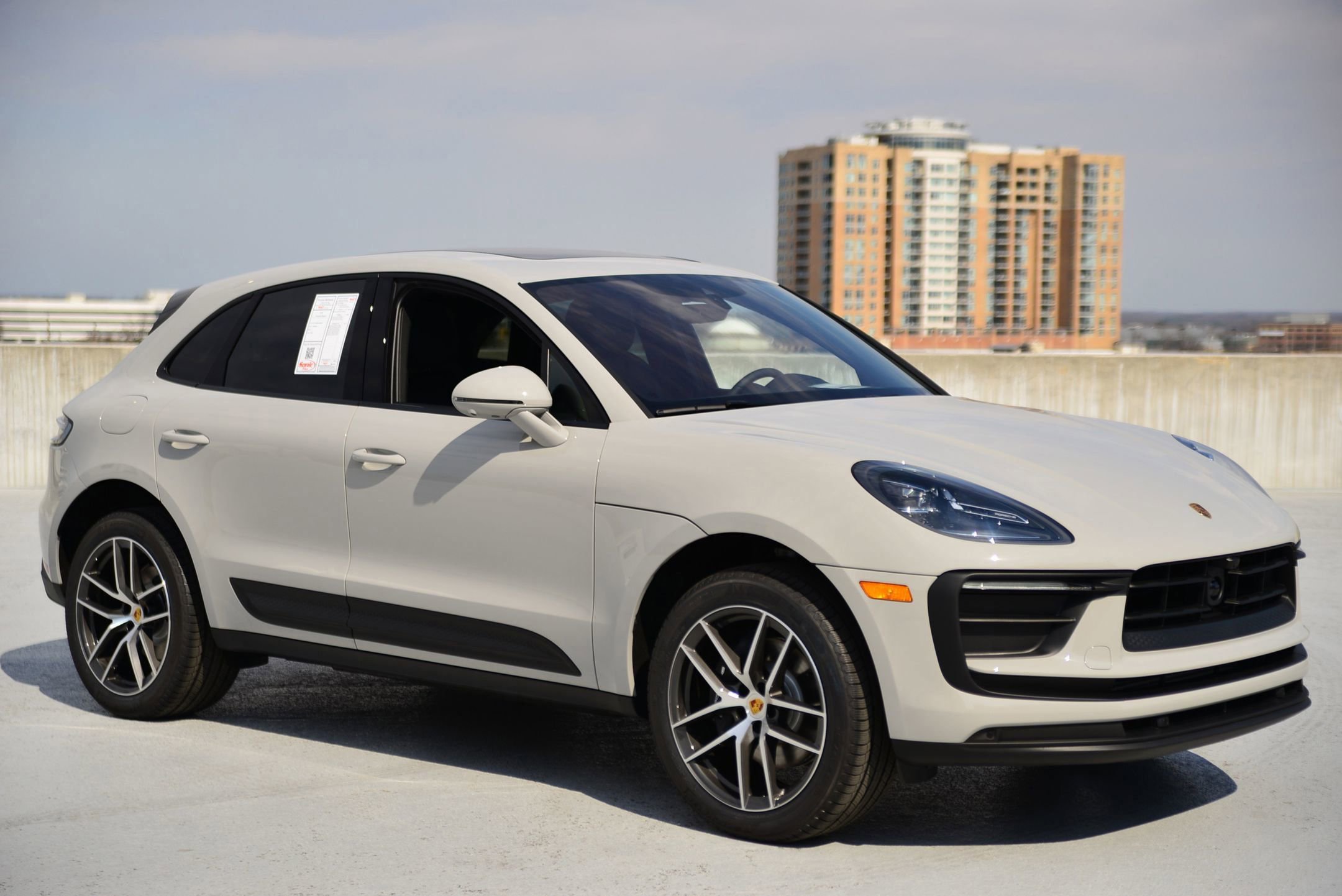 Used 2025 Porsche Macan image 7
