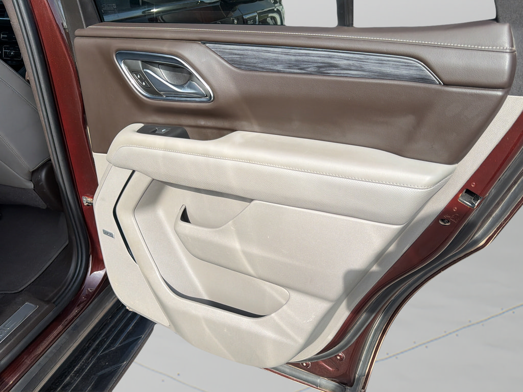 Used 2023 GMC Yukon SLT w/ SLT Premium Package AWD/4WD image 11