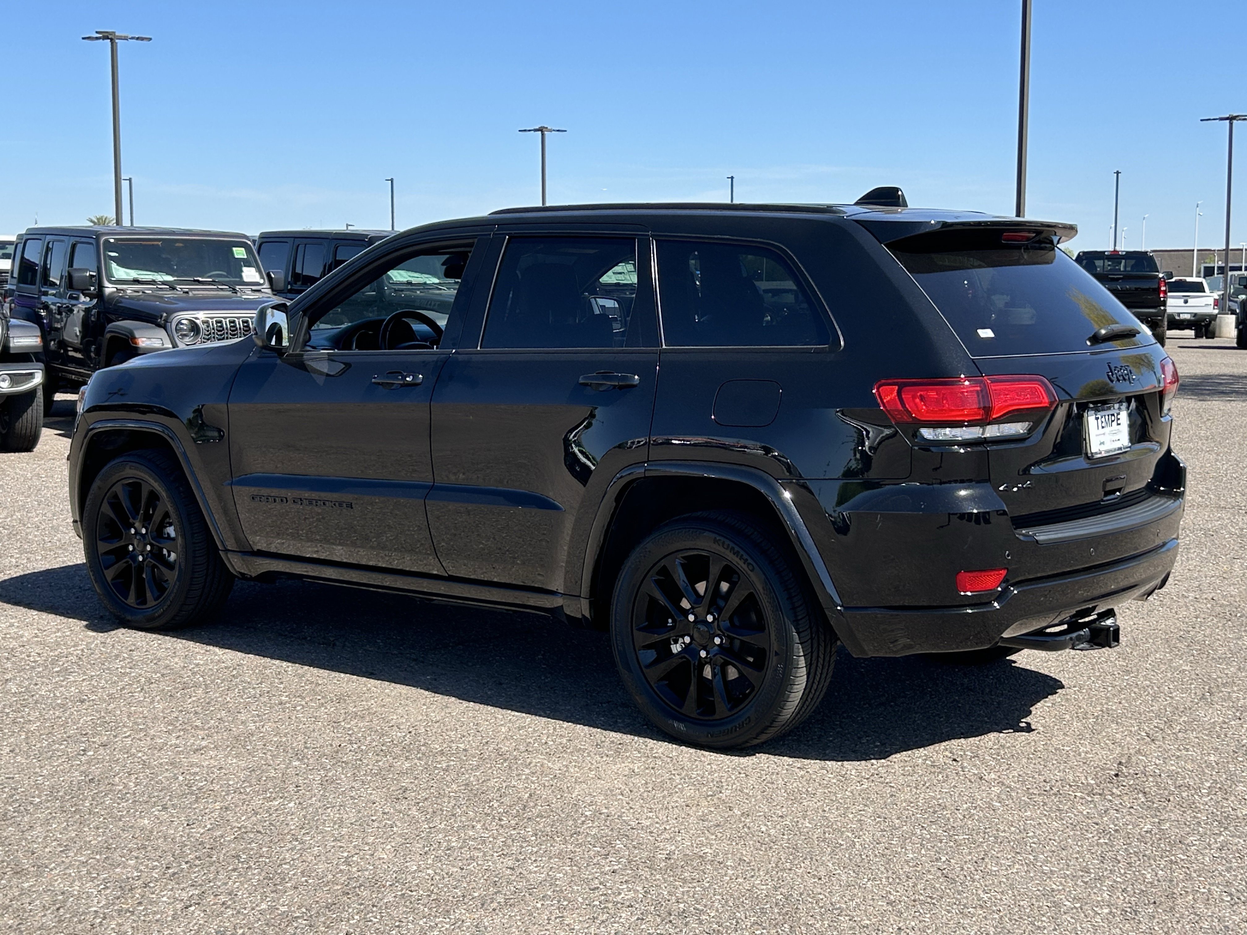 Certified 2021 Jeep Grand Cherokee Laredo X AWD/4WD image 4