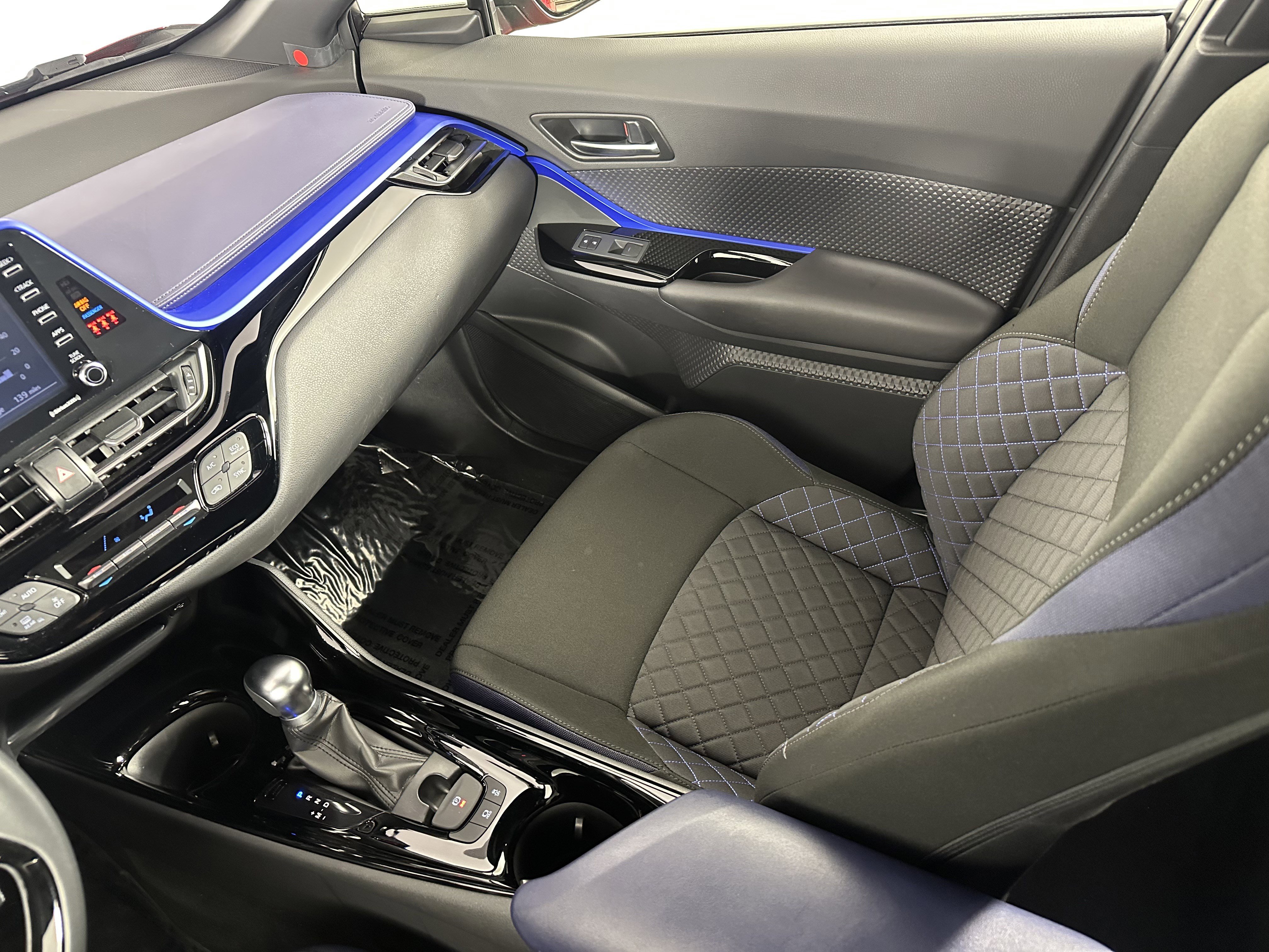 Used 2020 Toyota C-HR XLE image 12