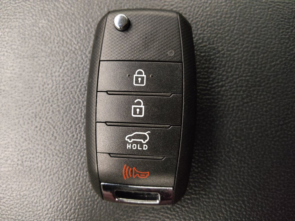 Used 2018 Kia Sorento FWD image 32