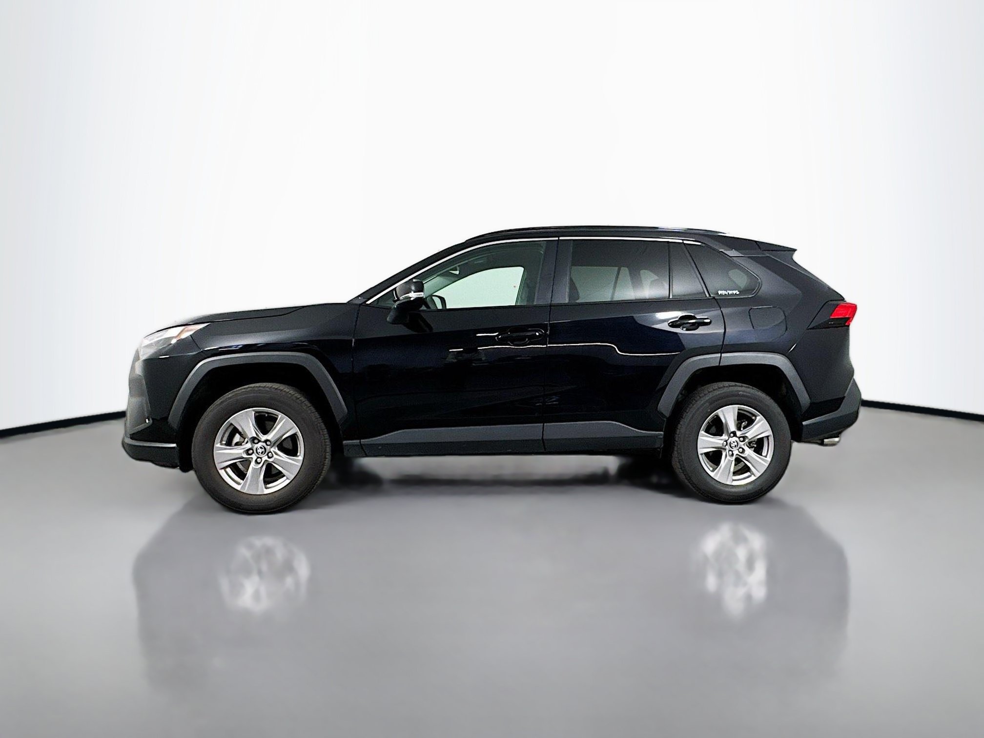 Certified 2025 Toyota RAV4 XLE AWD/4WD image 4