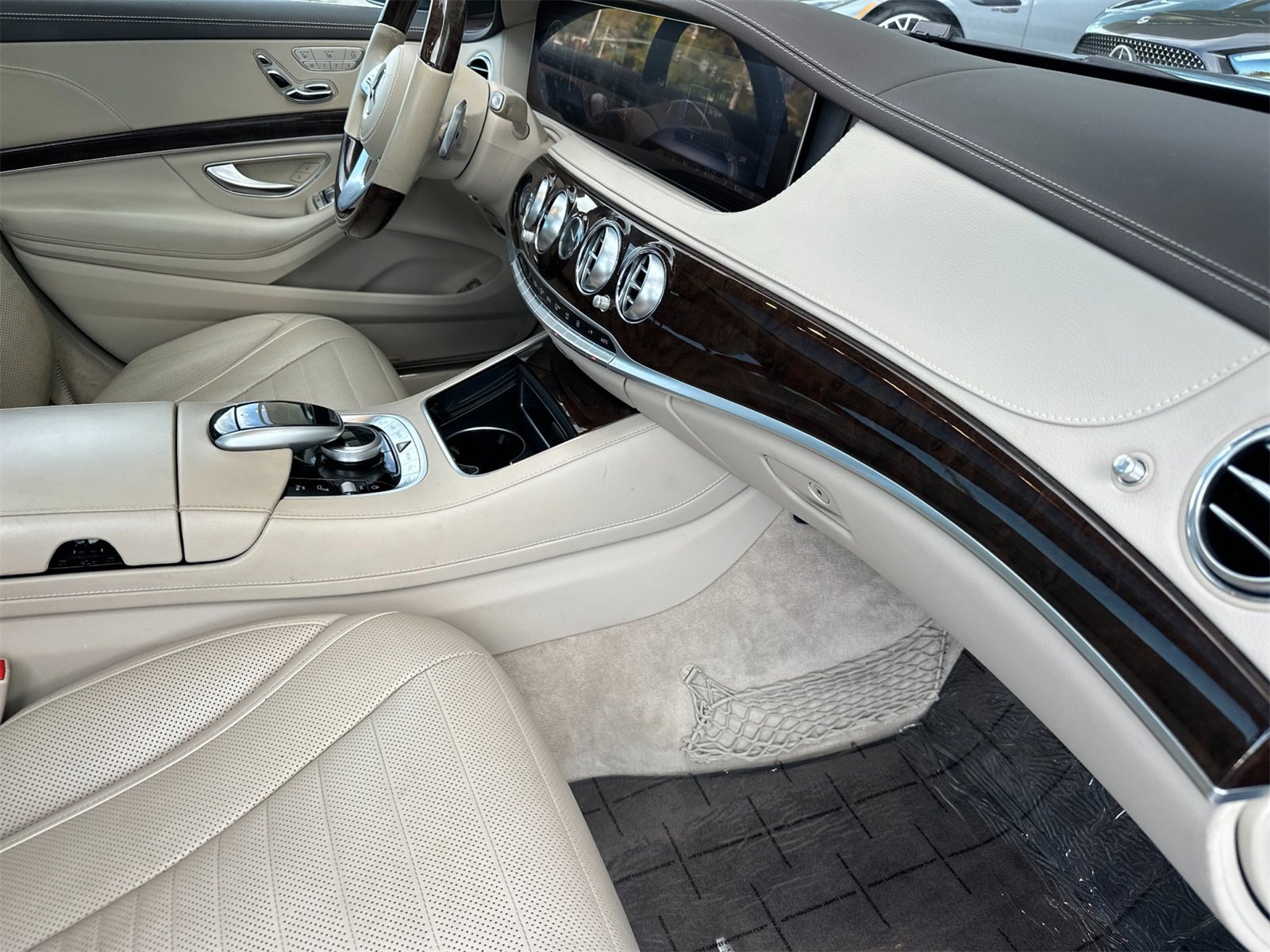 Used 2018 Mercedes-Benz S 560 Sedan image 16