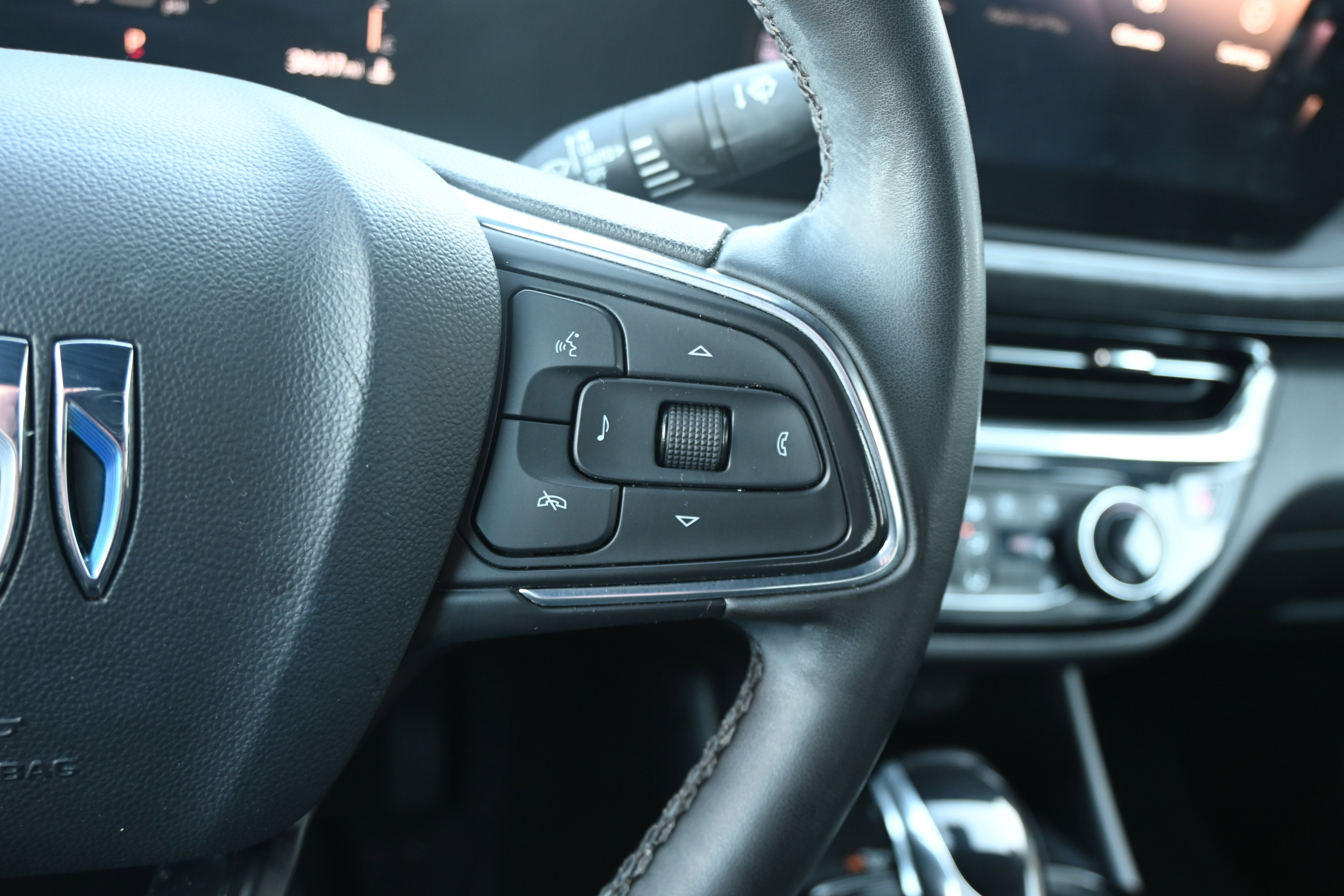 Used 2024 Buick Envista Sport Touring w/ Convenience I Package image 19