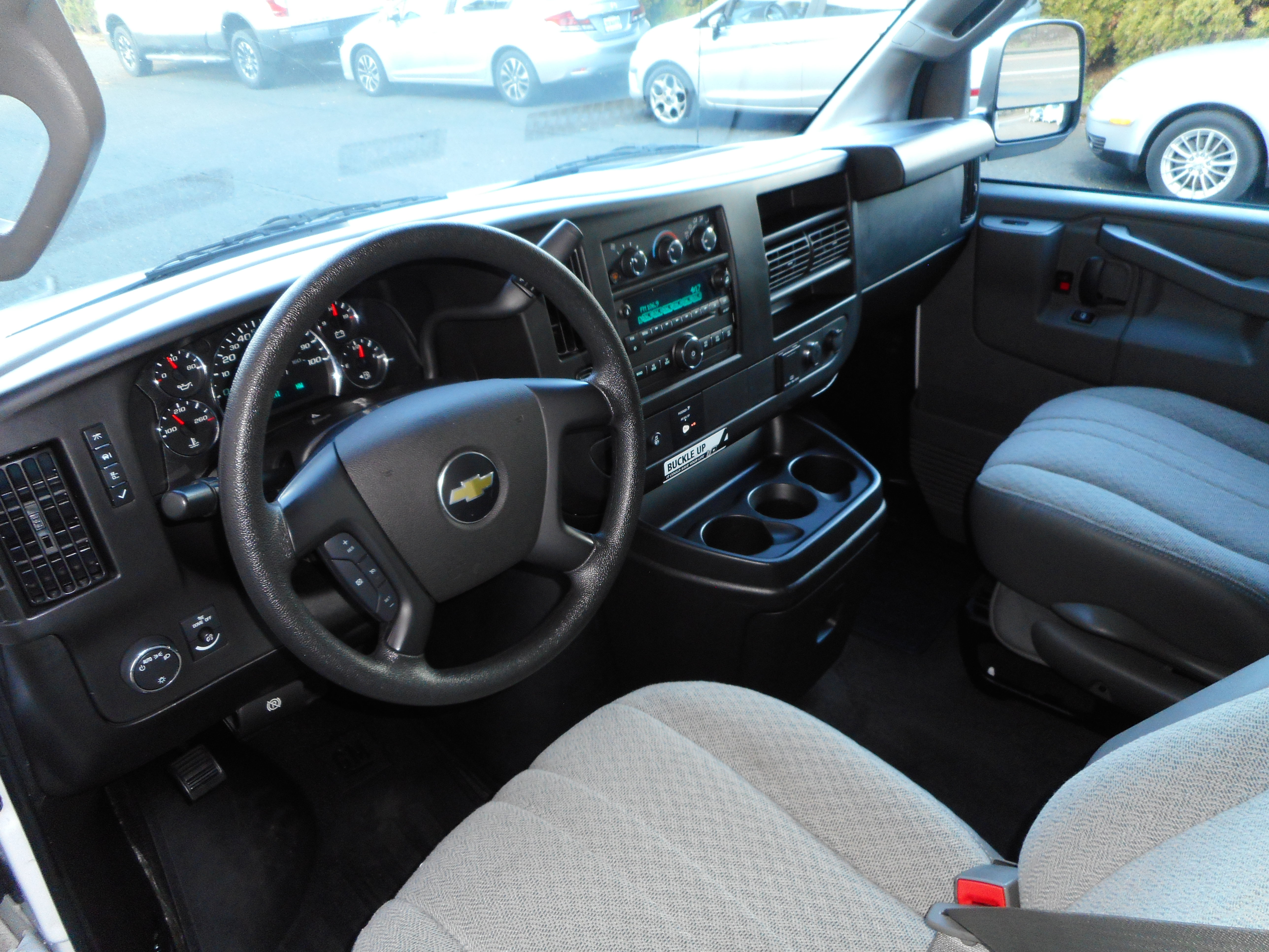 Used 2016 Chevrolet Express 3500 LT w/ LT Preferred Equipment Group RWD image 14