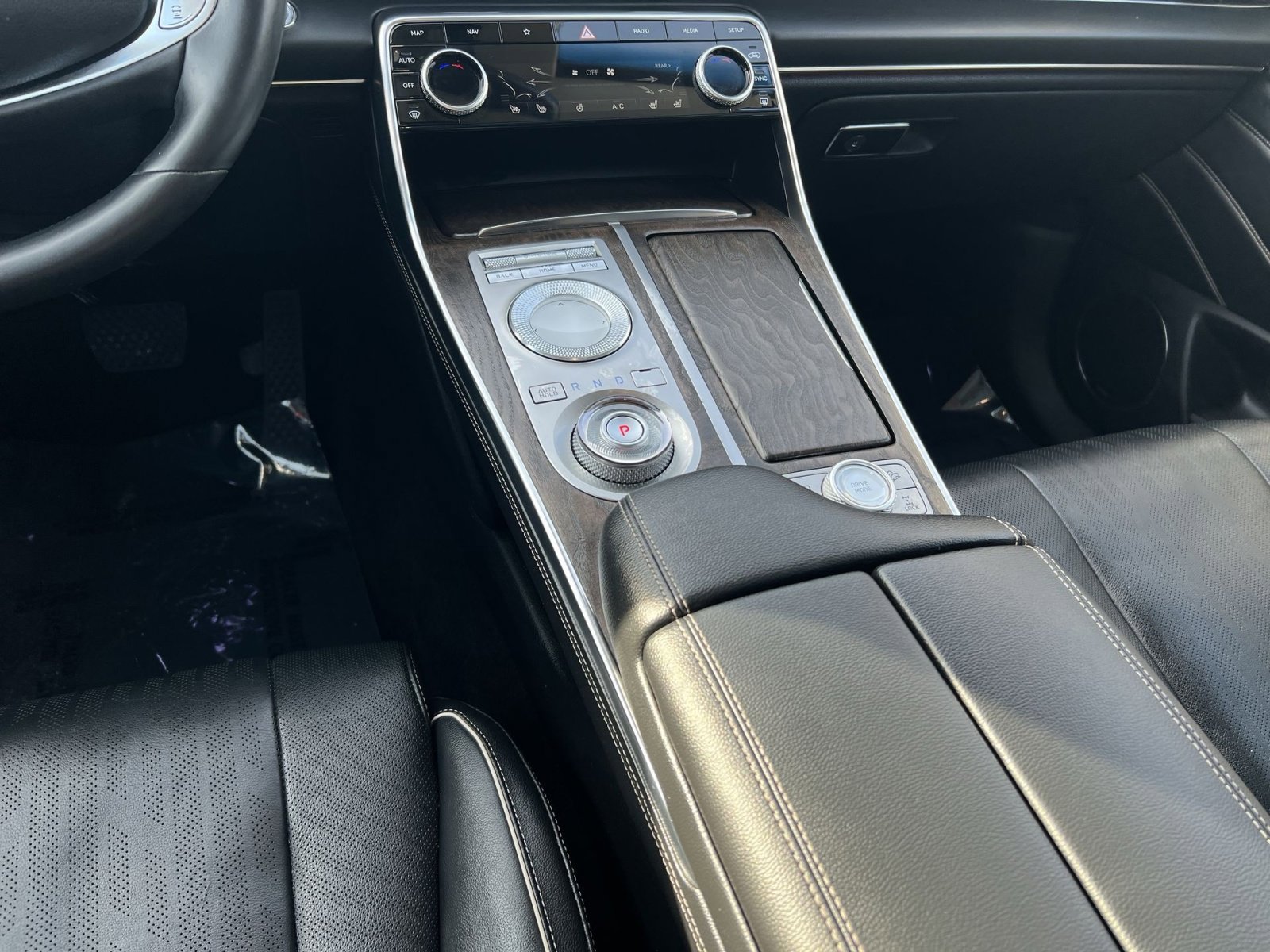 Used 2022 Genesis GV80 2.5T w/ Prestige Package 04 image 23