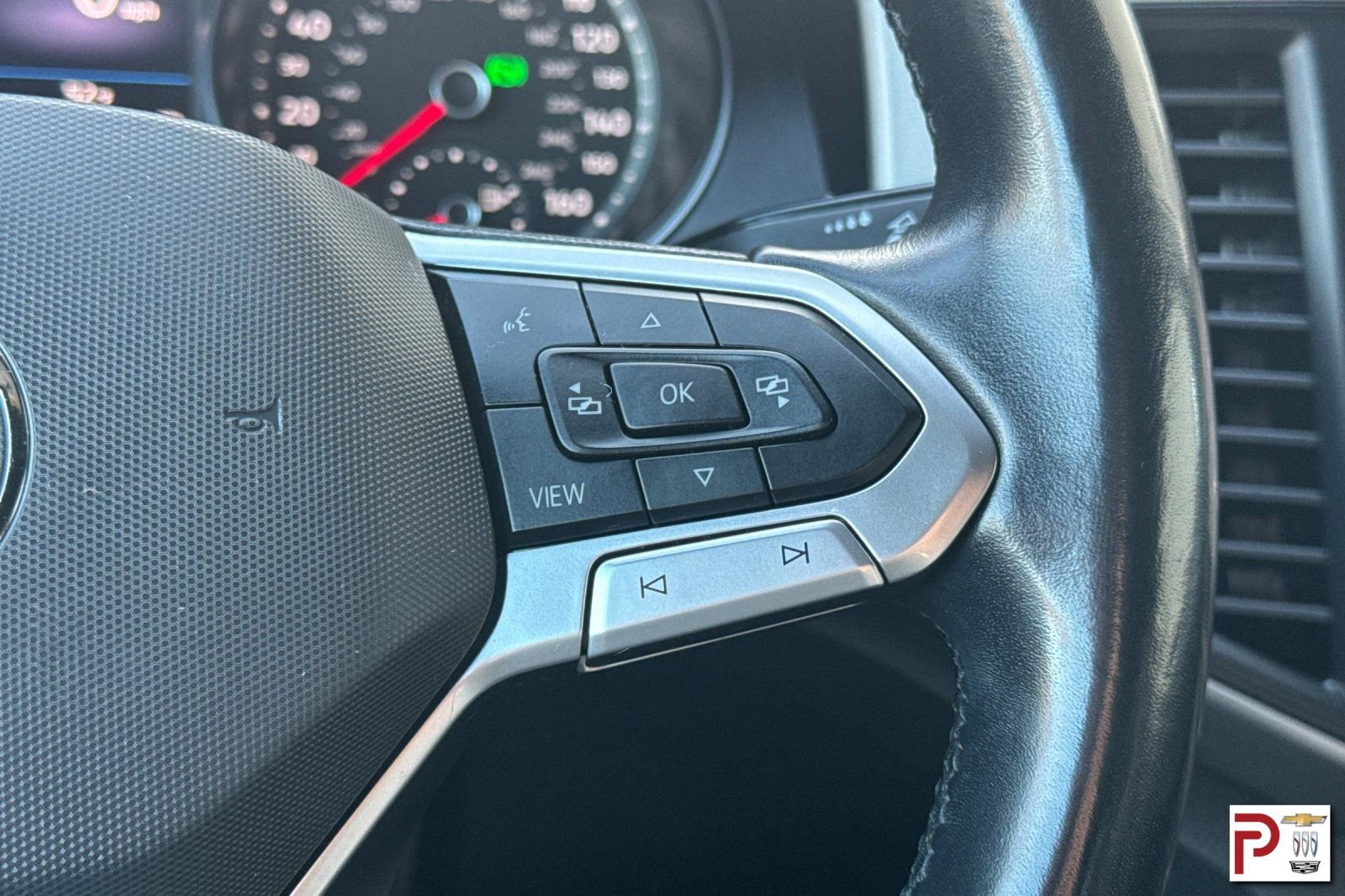 Used 2020 Volkswagen Atlas Cross Sport SE image 30