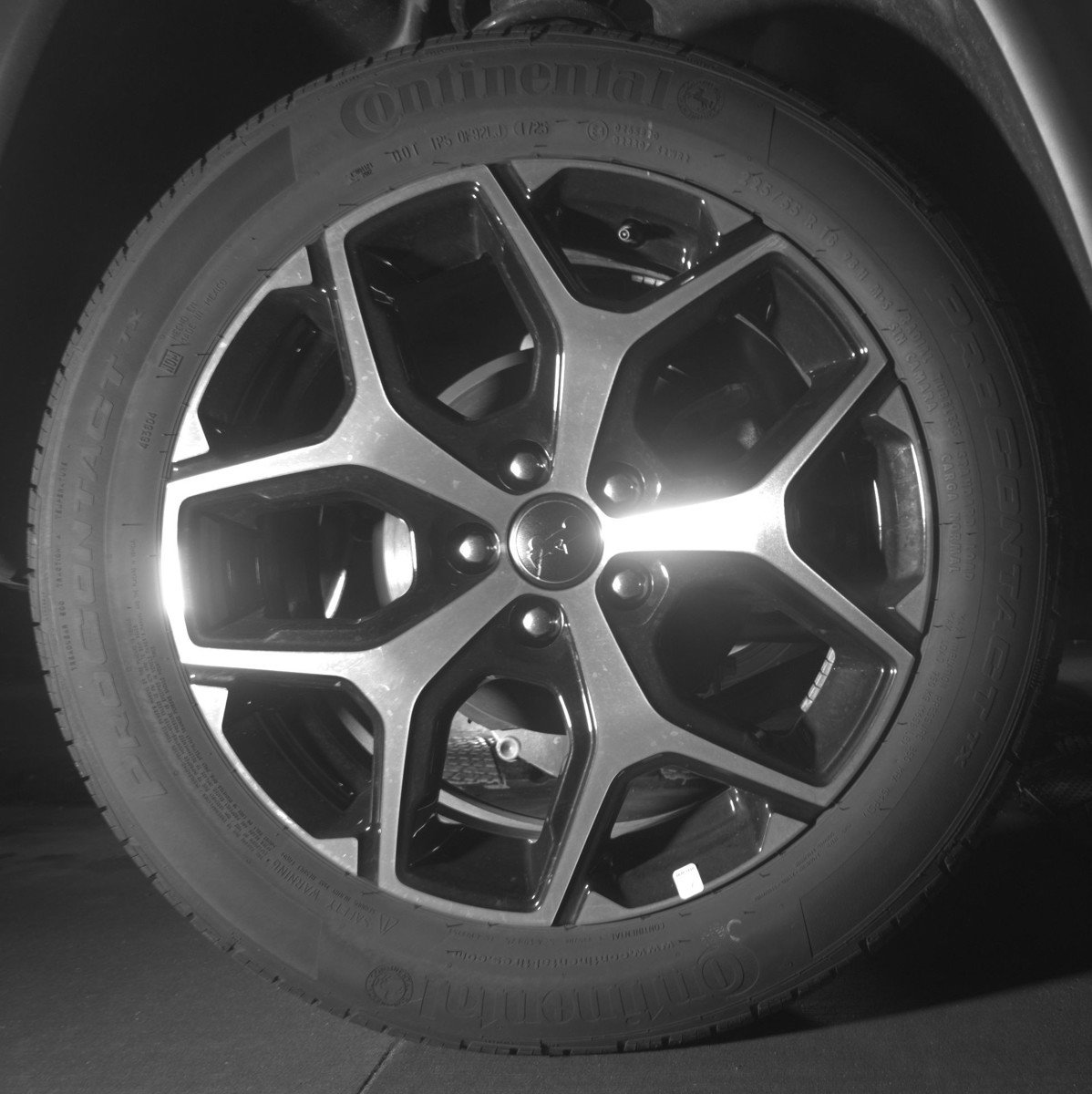 Used 2025 Jeep Compass Limited image 15