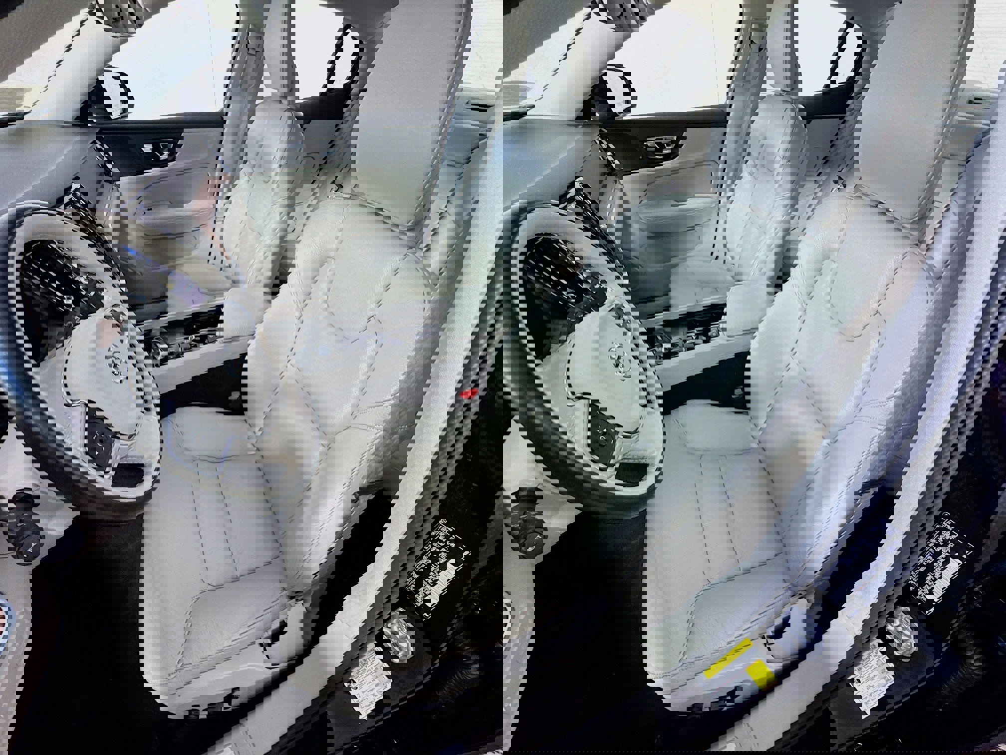 Used 2022 Volvo S60 B5 Momentum image 14