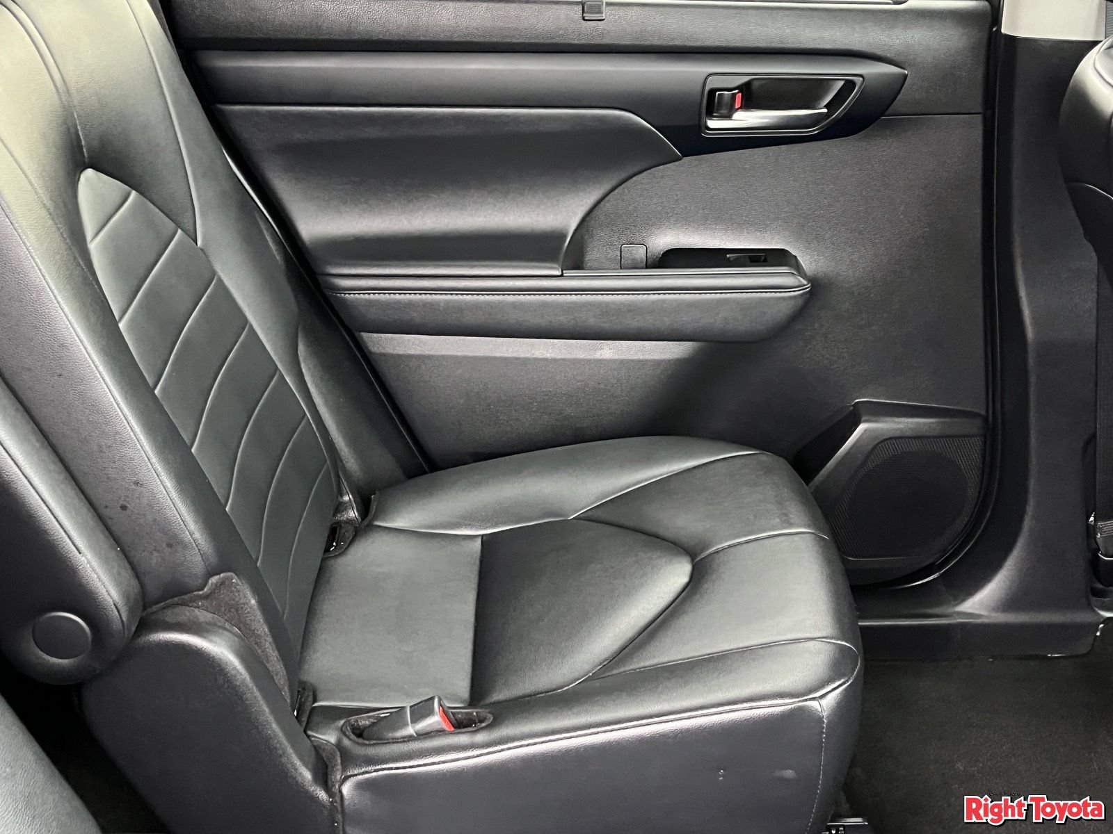 Certified 2024 Toyota Highlander XLE AWD/4WD image 15
