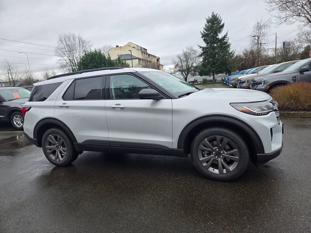 New 2026 Ford Explorer Active w/ Active Comfort Package image 4