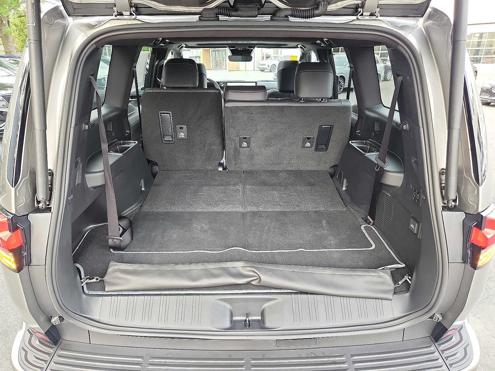 Used 2024 Lexus GX 550 w/ Accessory Package (Z1) AWD/4WD image 28