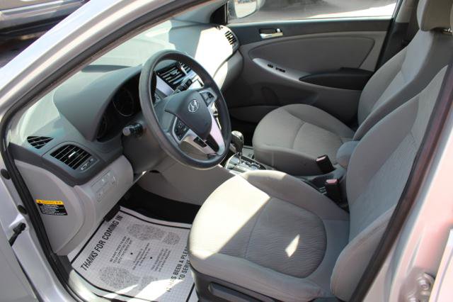 Used 2013 Hyundai Accent GLS w/ Premium Pkg image 10